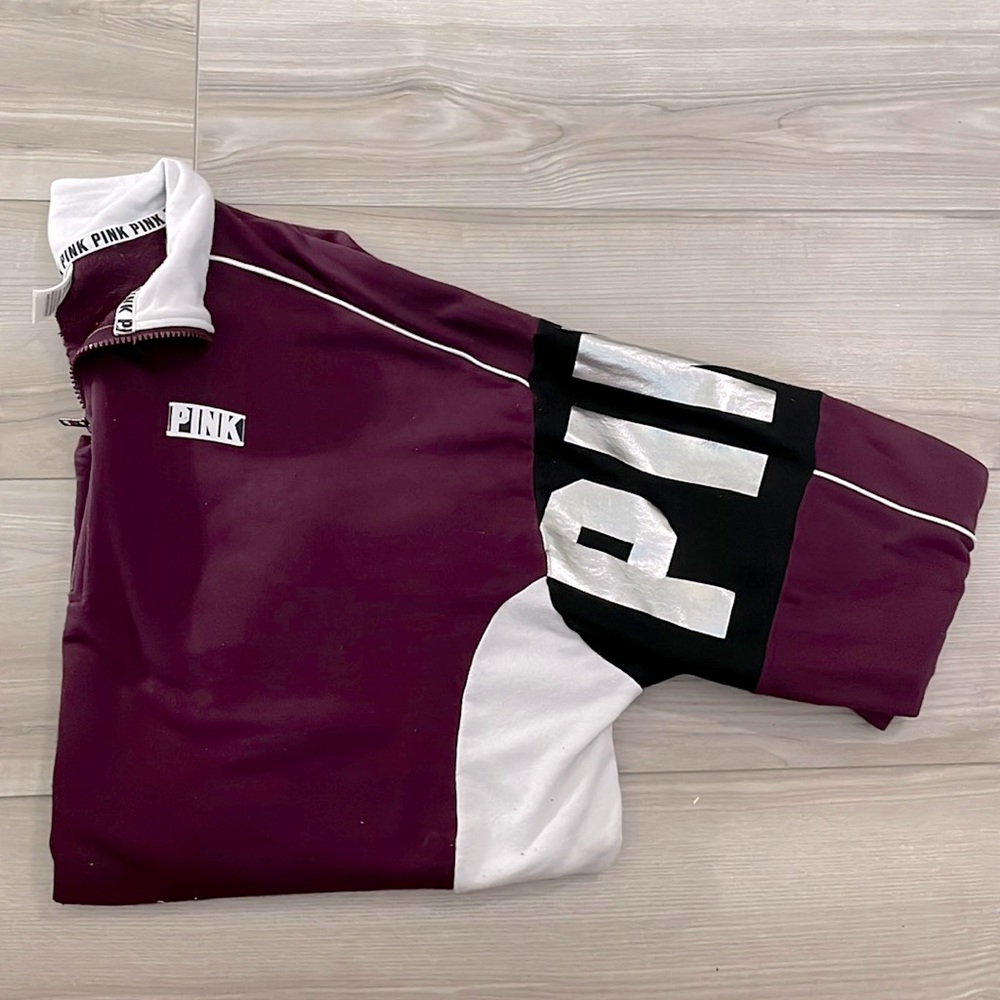 Size large quarter zip hoodie. Has pockets. Super comfy. Maroon/ burgundy